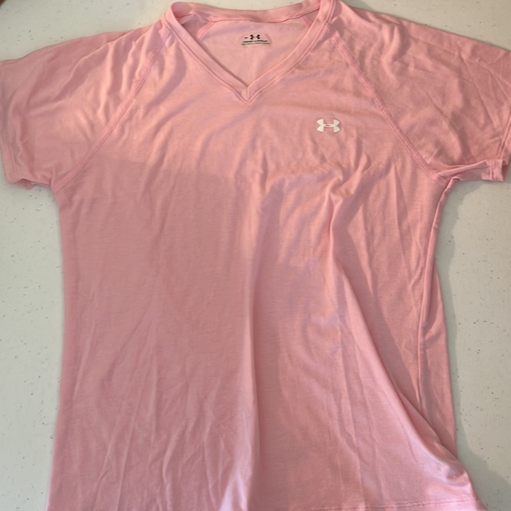 UNDER ARMOUR WOMEN’S TEE